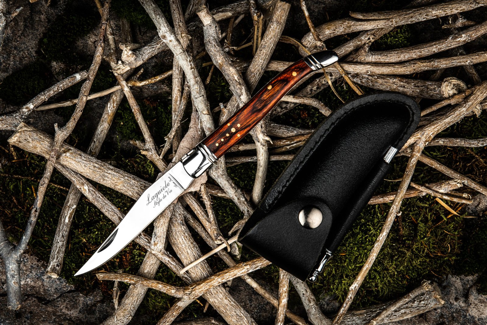 ZakmLeerRoos_SF (8) Rose Wood Pocket Knife with Leather Pouch and Sharpener | Laguiole Luxury Line