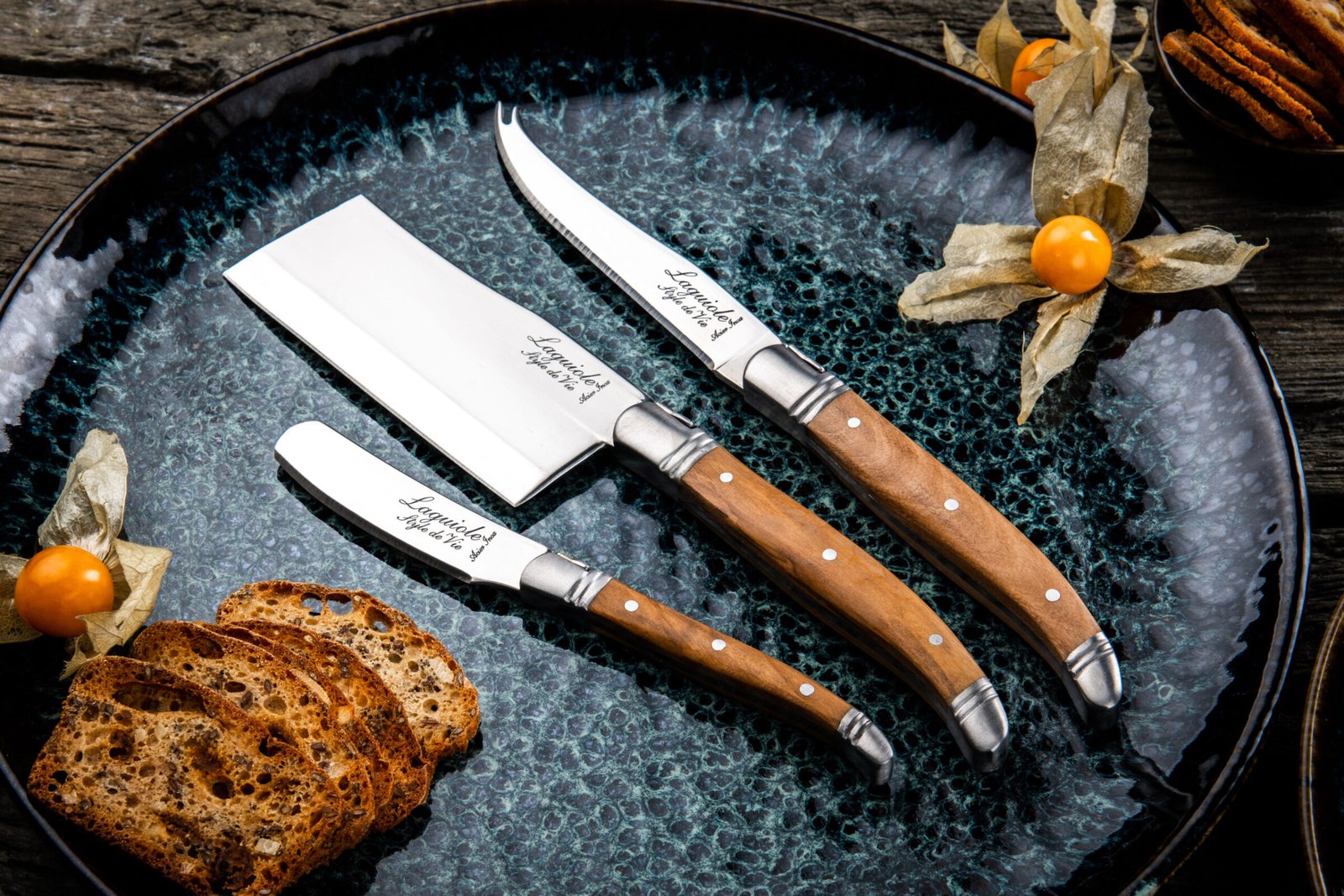 LuxKaasOlijf_SF (1) Olive Wood Cheese Knives (Set of 3) | Laguiole Luxury Line