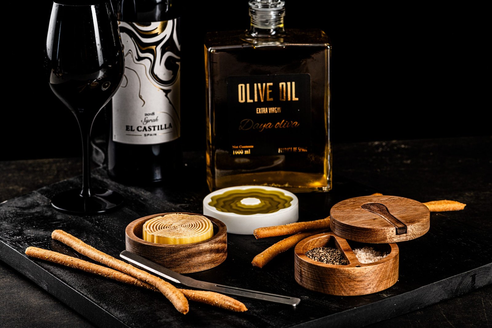 OlijfDip3Del_01 Ceramic and Acacia Wooden Dip Dishes (Set of 3) | Laguiole Premium Line