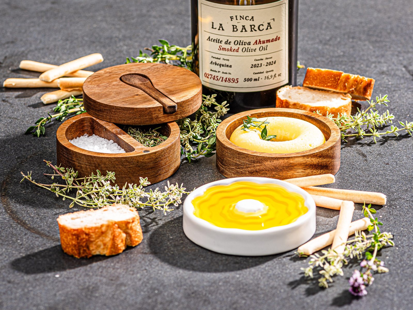OlijfDip3Del_SF (13) Ceramic and Acacia Wooden Dip Dishes (Set of 3) | Laguiole Premium Line